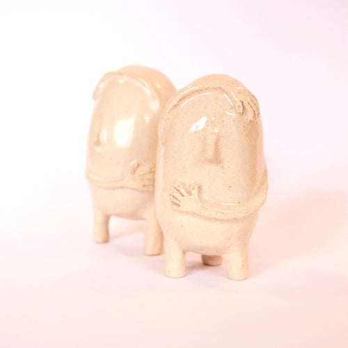 NÃO SOU RITA - 'Hug Couple' Ceramic Art