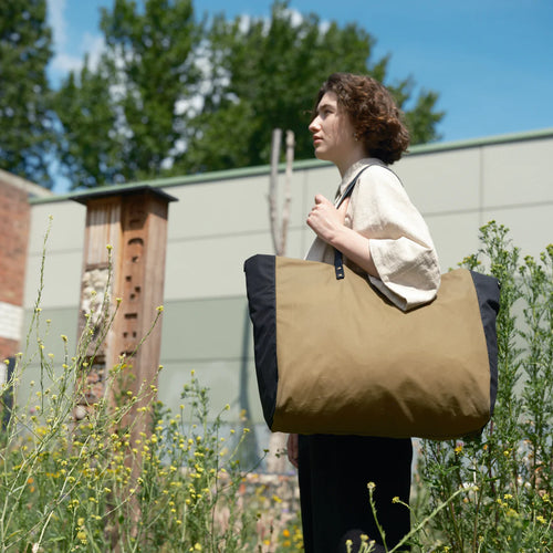Kate Sheridan - Giga Tote - Sand/ Black Colourblock