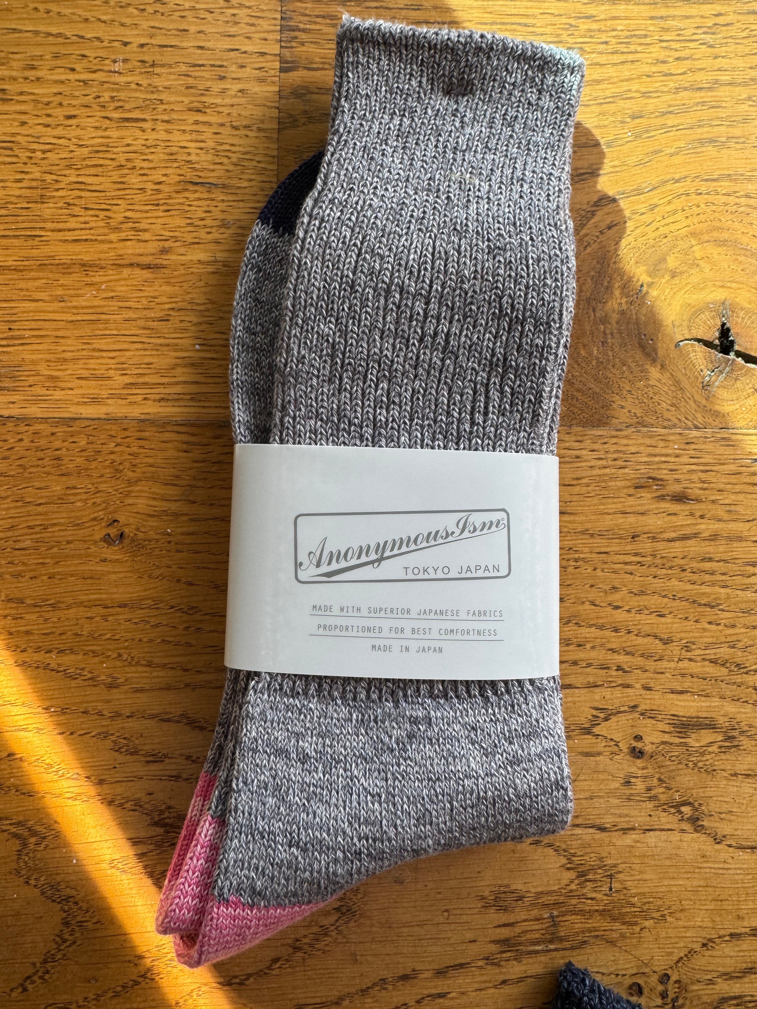 ANONYMOUS ISM - 2 Point Socks - Grey