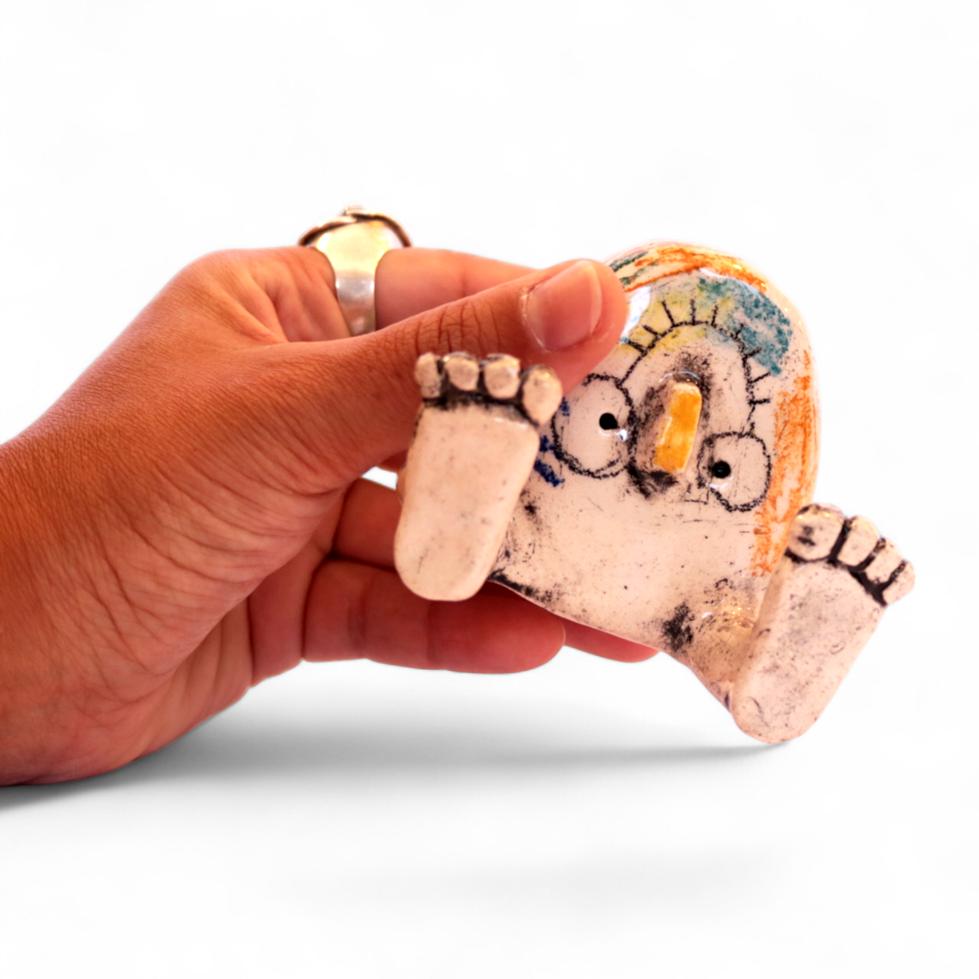 NÃO SOU RITA - 'Doing Nothing' Ceramic Art